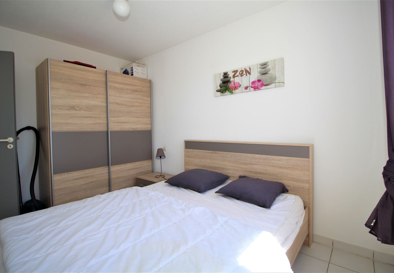 Ferienwohnung in Canet-en-Roussillon - Spacieux appartement T2 proche de la mer + parking