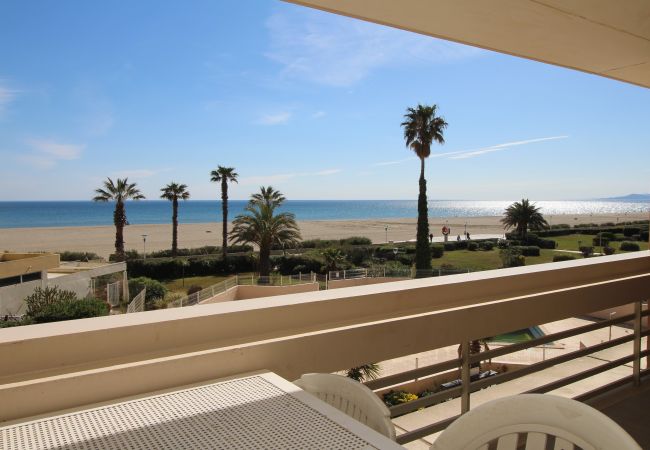 Ferienwohnung in Canet-en-Roussillon - 3 pièces en front de mer avec piscine et parking