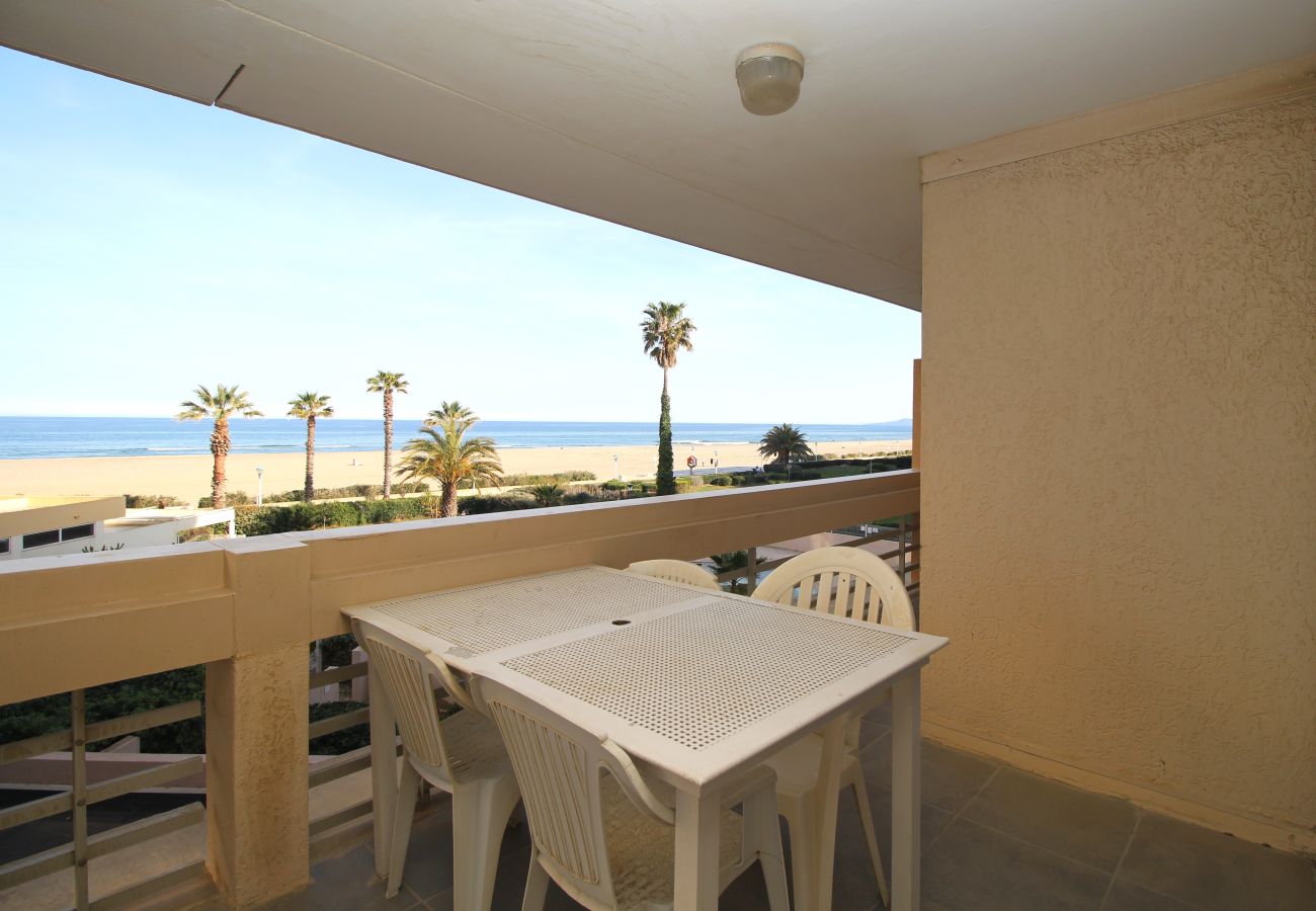 Ferienwohnung in Canet-en-Roussillon - 3 pièces en front de mer avec piscine et parking