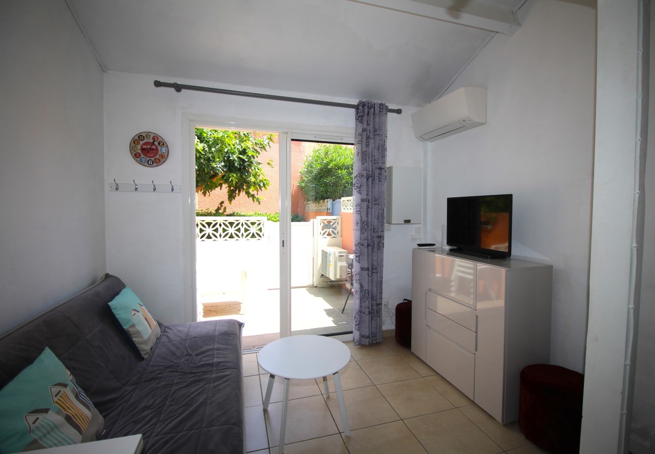Ferienhaus in Canet-en-Roussillon - Maisonette T2  et parking dans résidence avec piscine