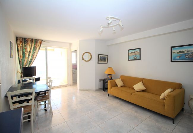 Ferienwohnung in Canet-en-Roussillon - Appartement 2 chambres avec vue mer et parking