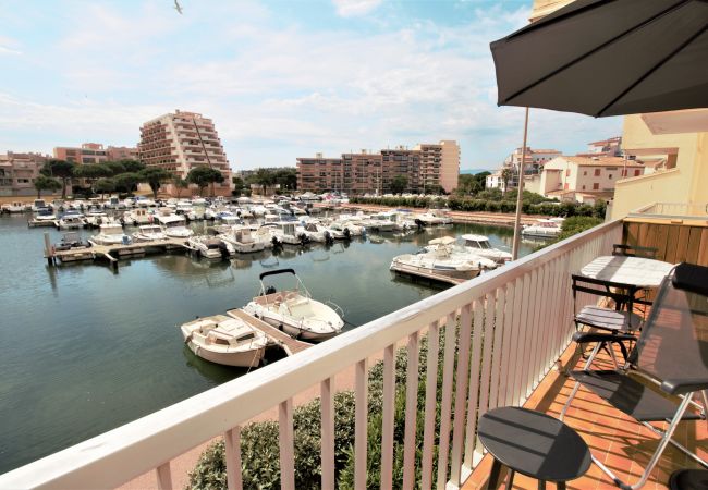 Ferienwohnung in Canet-en-Roussillon - Appartement vue sur la Marina