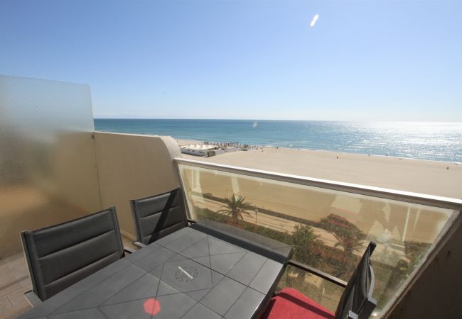 Ferienwohnung in Canet-en-Roussillon - Appartement 4 personnes en front de mer