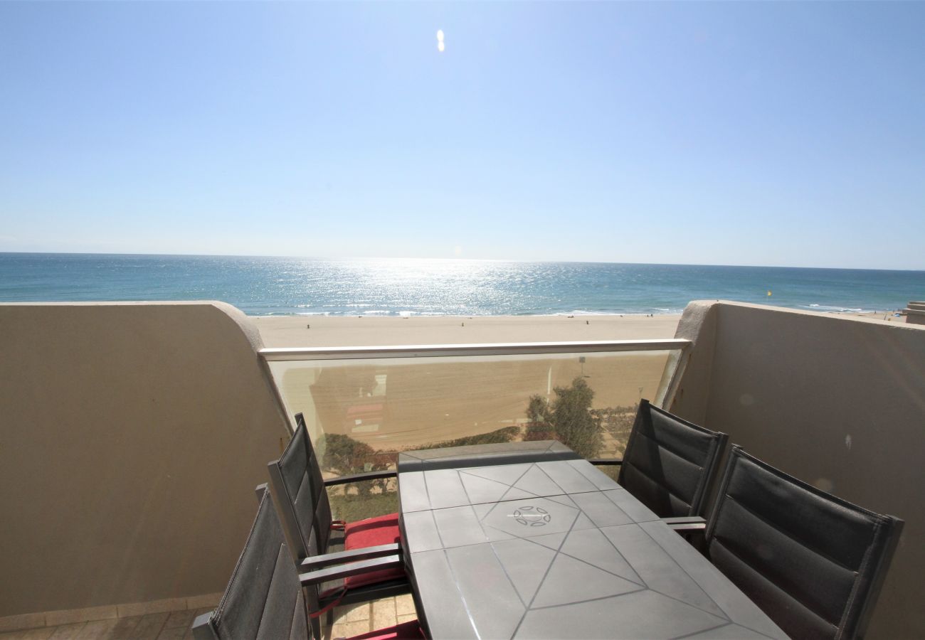 Ferienwohnung in Canet-en-Roussillon - Appartement 4 personnes en front de mer