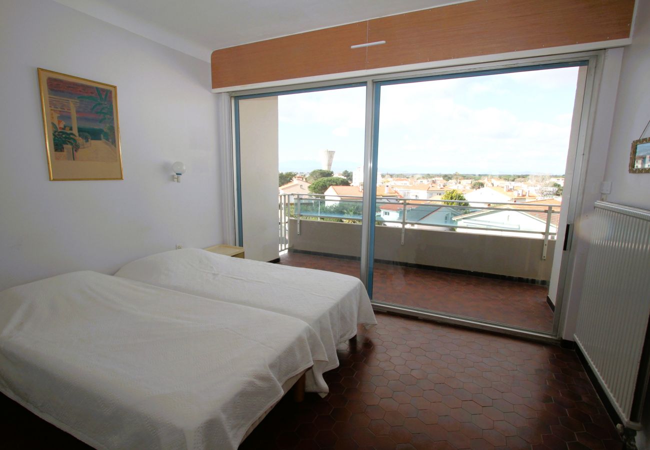 Ferienwohnung in Canet-en-Roussillon - Appartement 4 personnes vue mer avec parking 