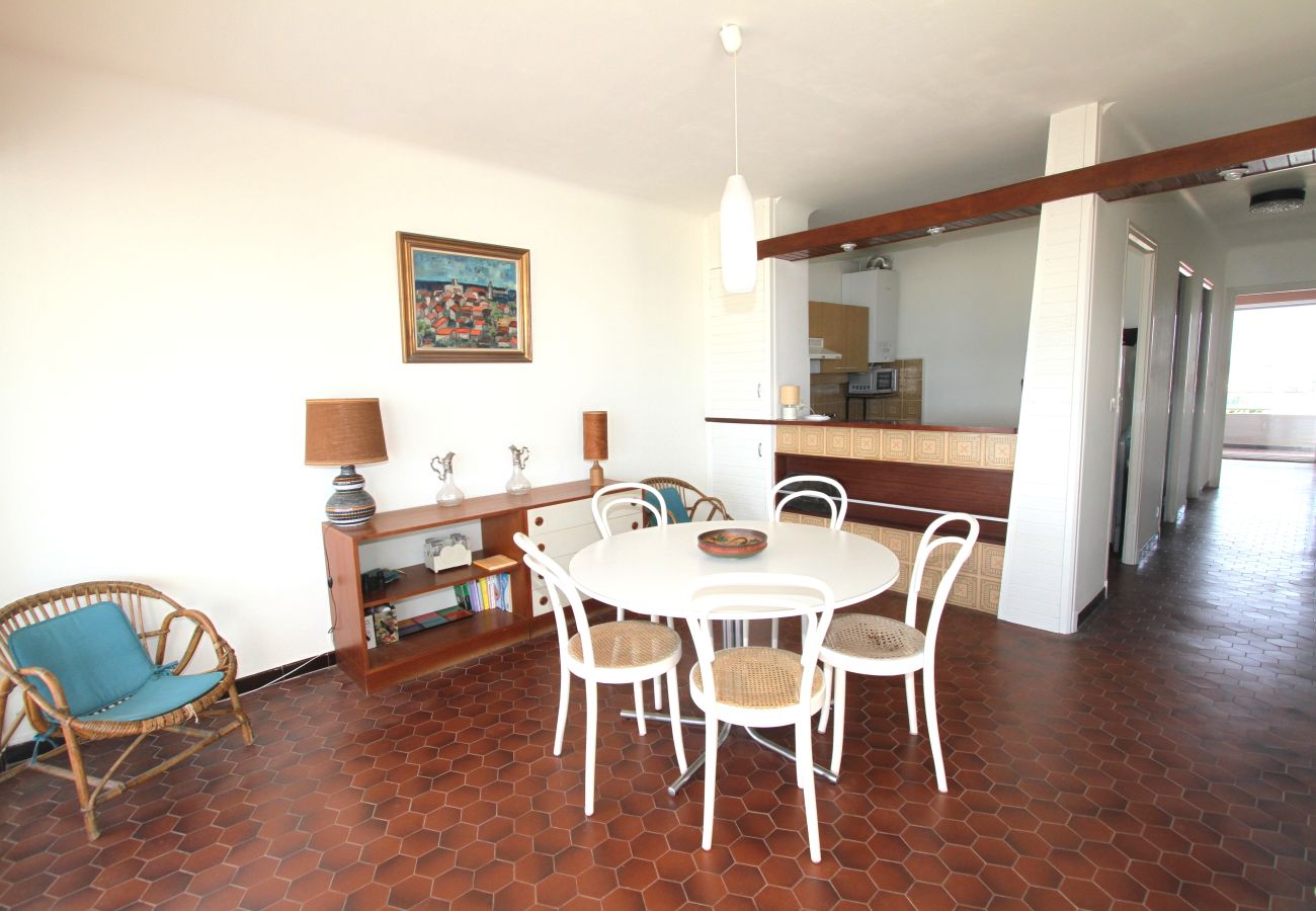 Ferienwohnung in Canet-en-Roussillon - Appartement 4 personnes vue mer avec parking 