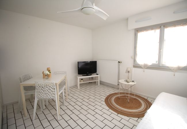 Ferienwohnung in Canet-en-Roussillon - Appartement 4 personnes à 20m de la plage