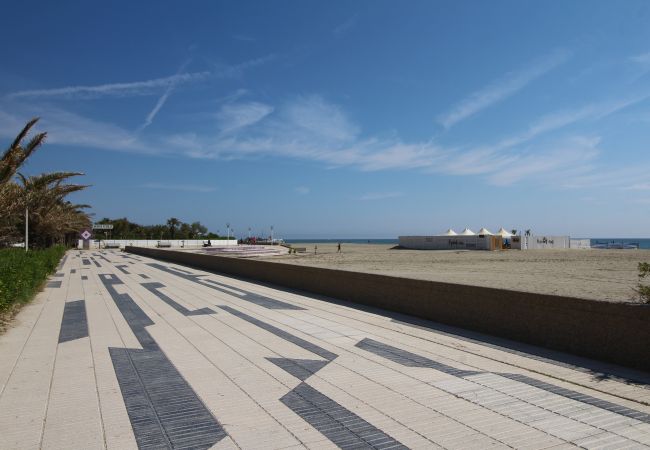 Apartamento en Canet-en-Roussillon - 1 bedroom apartment 3 stars in front of the beach Apartamento en Canet-en-Roussillon - 1 bedroom apartment 3 stars in front of the beach