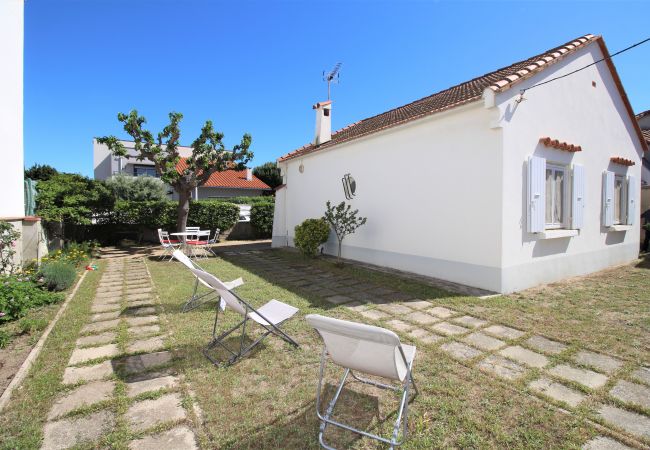 Casa en Canet-en-Roussillon - Maison à deux pas de la plage avec agréable jardin. Casa en Canet-en-Roussillon - Maison à deux pas de la plage avec agréable jardin.