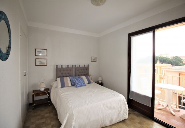 Apartamento en Canet-en-Roussillon - 2 room apartment in the center with parking space