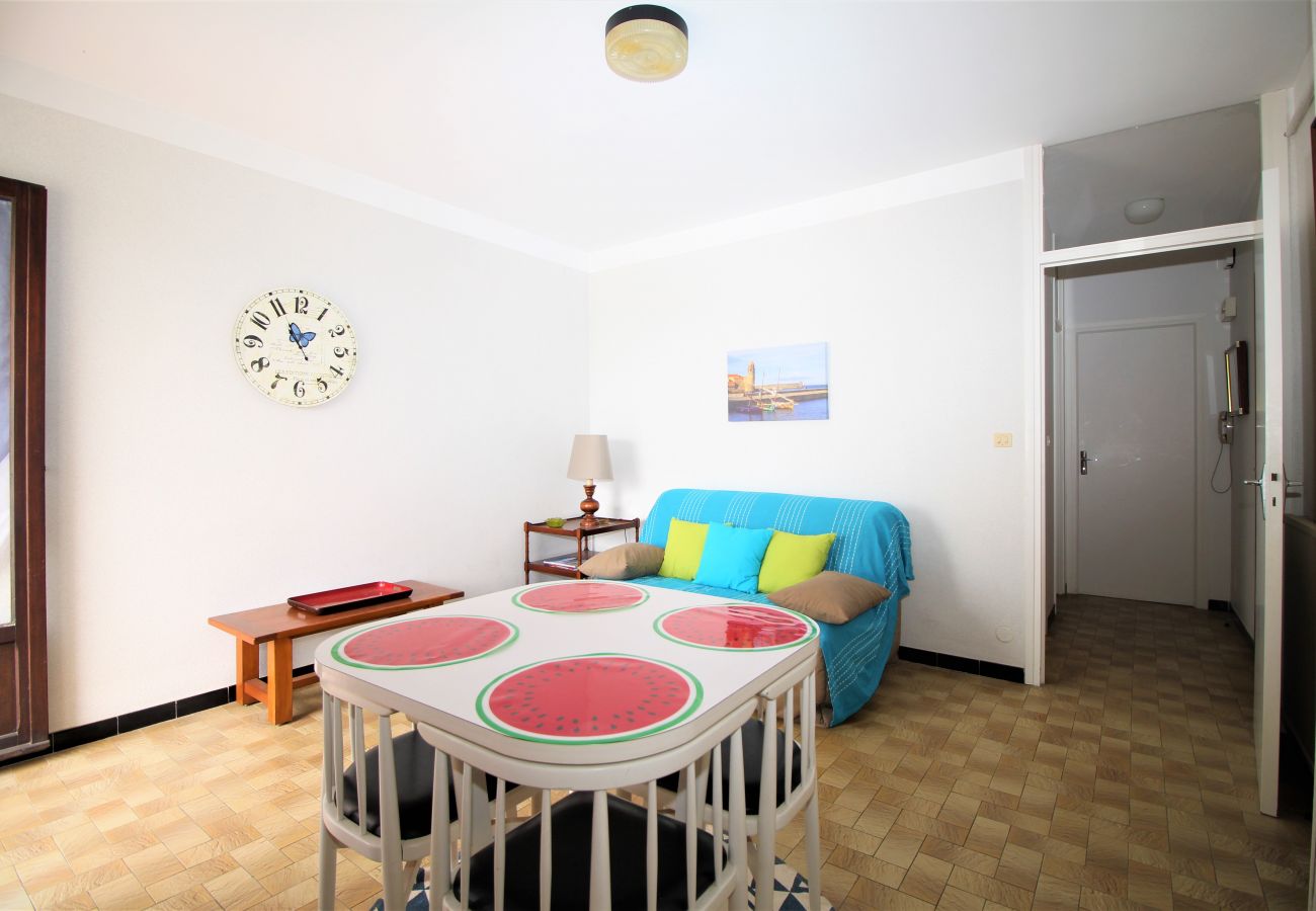 Apartamento en Canet-en-Roussillon - 2 room apartment in the center with parking space