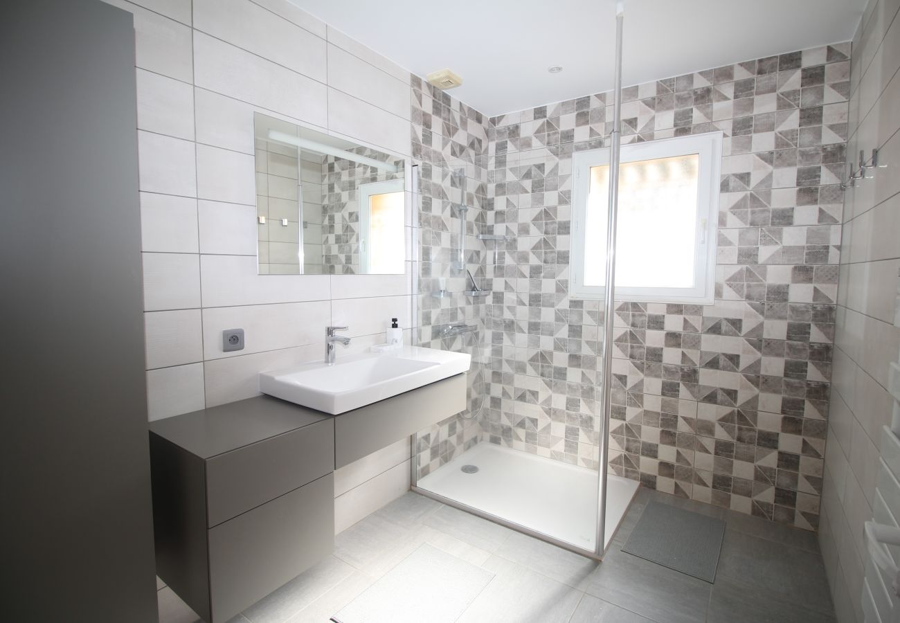 Villa en Villeneuve-de-la-Raho - House for 8 with swimming pool 