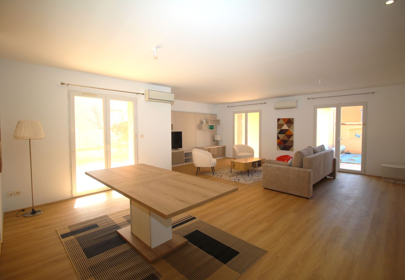Villa en Villeneuve-de-la-Raho - House for 8 with swimming pool 