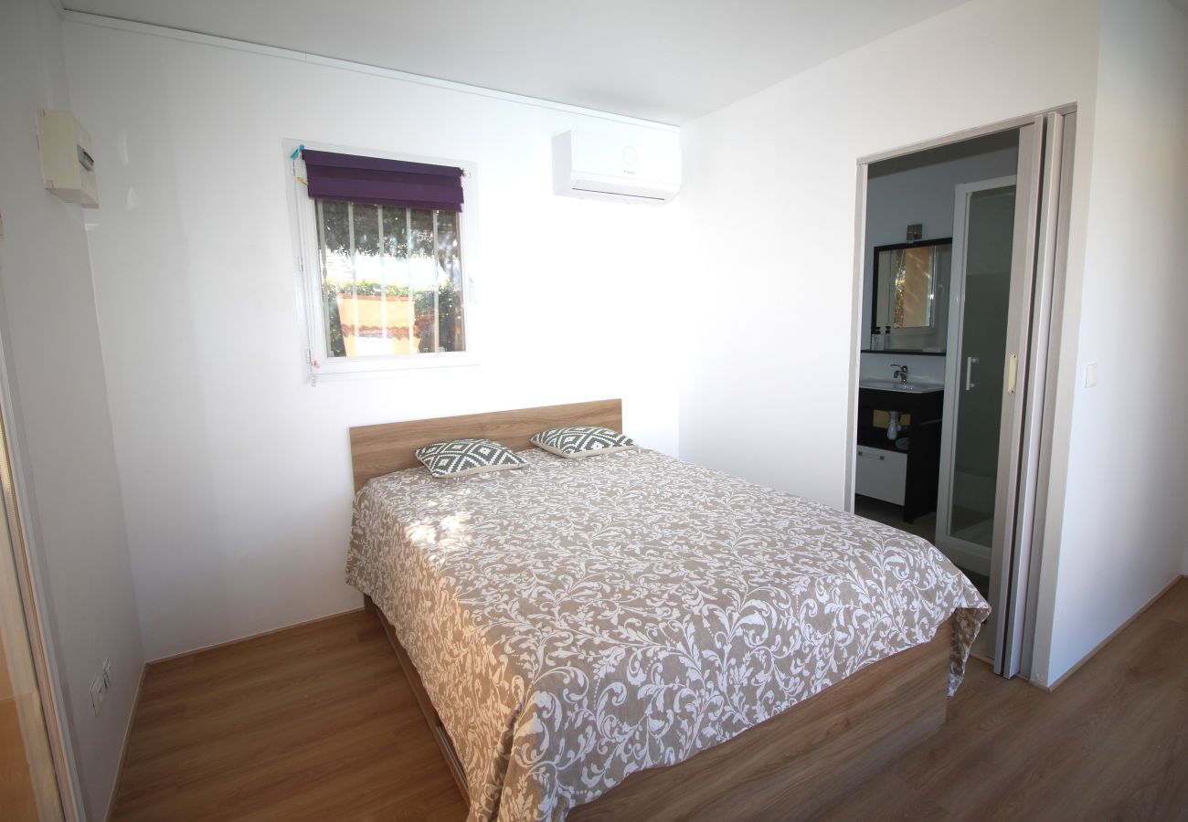 Villa en Villeneuve-de-la-Raho - House for 8 with swimming pool 
