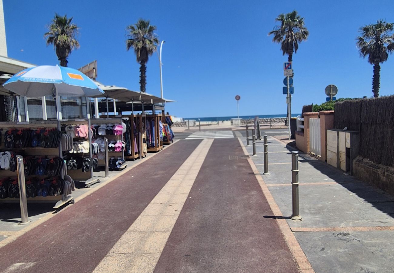 Estudio en Canet-en-Roussillon - Estudio para 2 personas con logia y vistas laterales al mar.