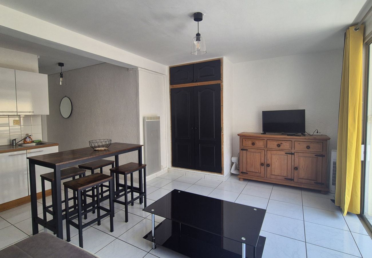 Estudio en Canet-en-Roussillon - Estudio para 2 personas con logia y vistas laterales al mar.