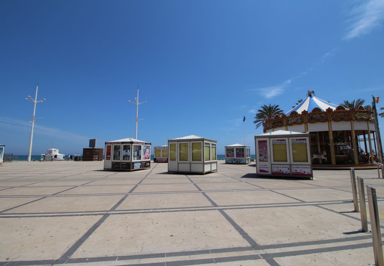 Appartement à Canet-en-Roussillon - Grand studio avec vue mer dans le centre