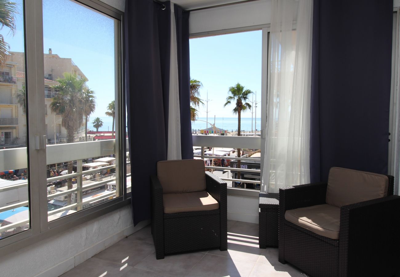 Appartement à Canet-en-Roussillon - Grand studio avec vue mer dans le centre