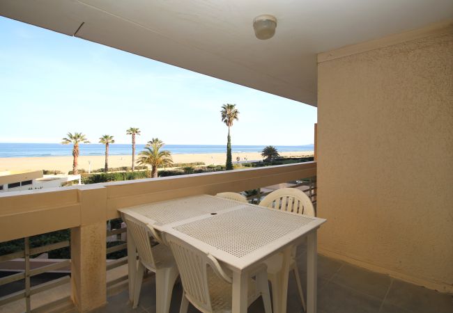 Appartement à Canet-en-Roussillon - 3 pièces en front de mer avec piscine et parking