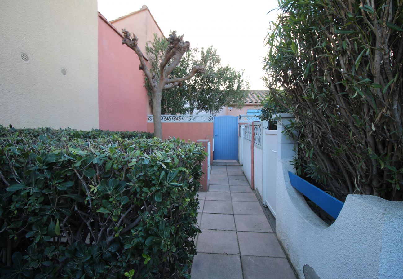 Maison à Canet-en-Roussillon - Maisonette T2 avec piscine et parking