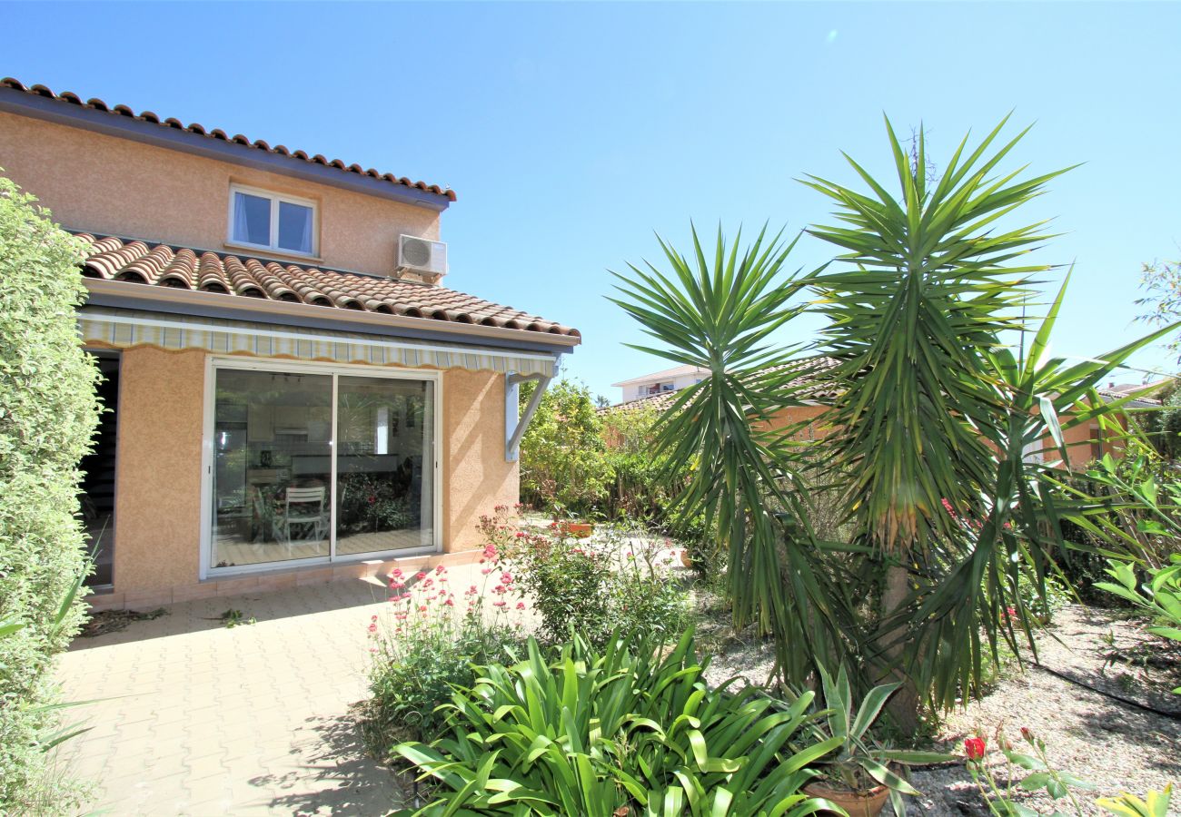 Maison mitoyenne à Canet-en-Roussillon - Villa 8 personnes + parking à 5 min de la plage