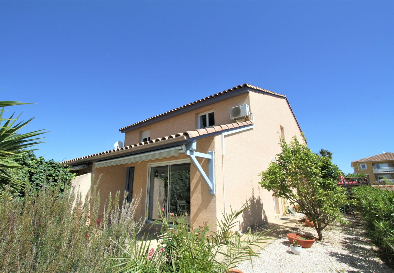 Maison mitoyenne à Canet-en-Roussillon - Villa 8 personnes + parking à 5 min de la plage