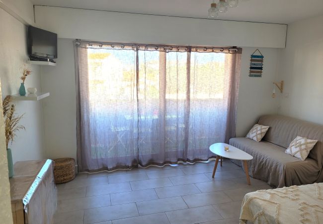 Studio à Canet-en-Roussillon - Studio 4 personnes dans résidence avec piscine + parking