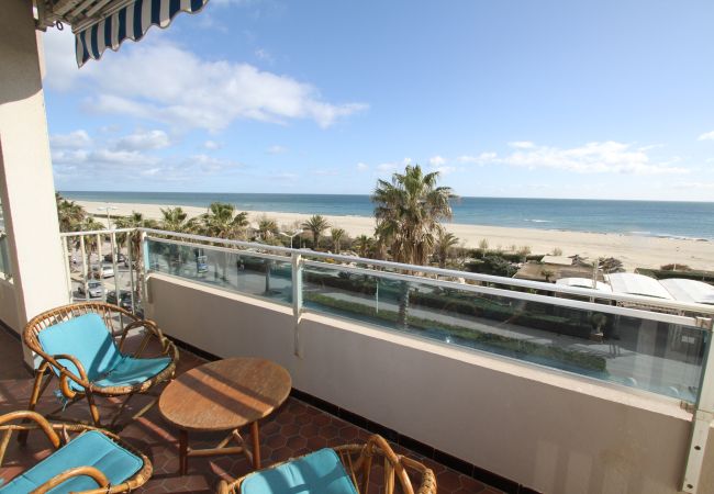 Appartement à Canet-en-Roussillon - Appartement 4 personnes Front de mer avec parking privé   Appartement à Canet-en-Roussillon - Appartement 4 personnes Front de mer avec parking privé