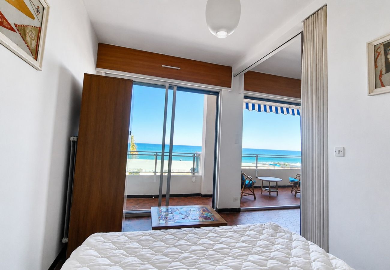 Appartement à Canet-en-Roussillon - Appartement 4 personnes Front de mer avec parking privé  