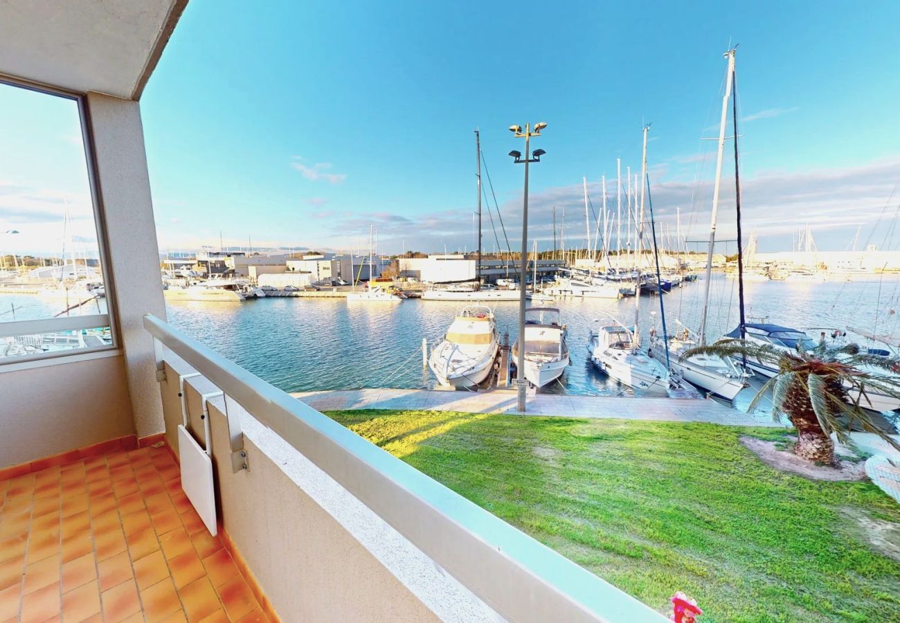 Appartement à Canet-en-Roussillon - Appartement 4 personnes aec vue sur la Marina et parking
