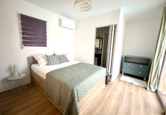 Villa à Villeneuve-de-la-Raho - Villa de plain pied T4 avec piscine  Villa à Villeneuve-de-la-Raho - Villa de plain pied T4 avec piscine