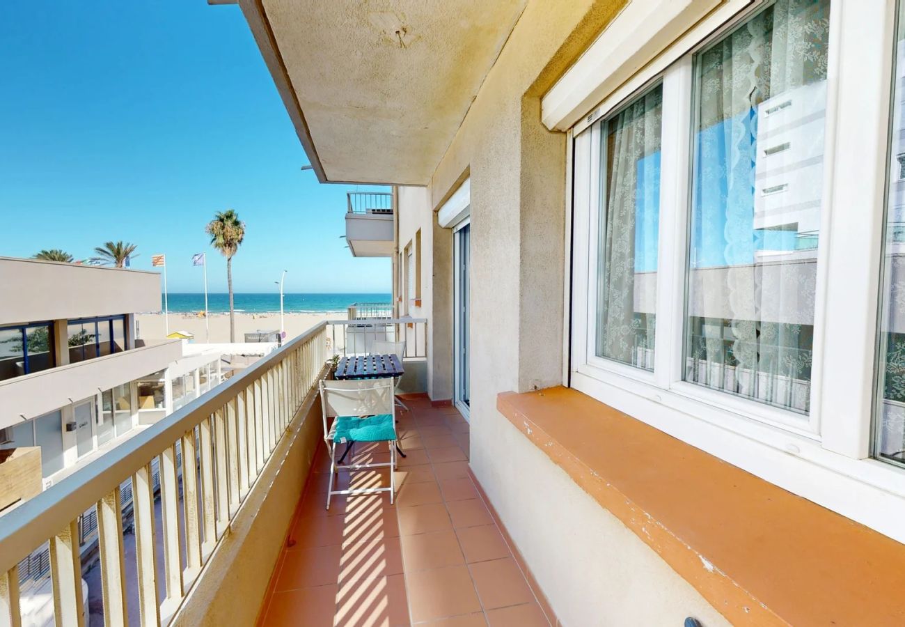 Appartement à Canet-en-Roussillon - Charmant T2 avec vue mer latérale 