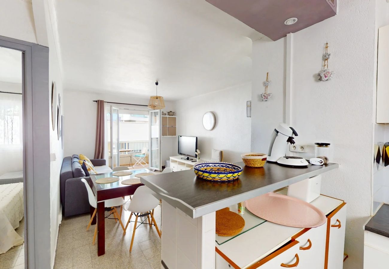 Appartement à Canet-en-Roussillon - Charmant T2 avec vue mer latérale 
