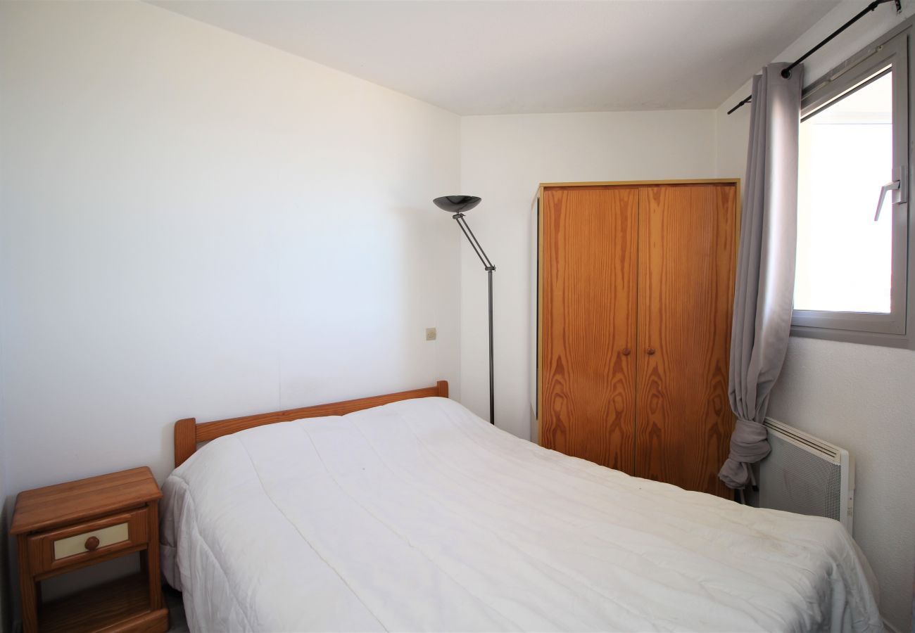 Apartment in Canet-en-Roussillon - Appartement 2 Pièces à Canet avec Vue Mer + Parking