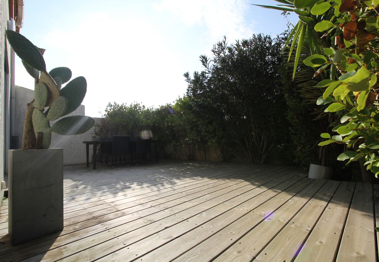 House in Canet-en-Roussillon - Villa Moderne à deux pas de la plage