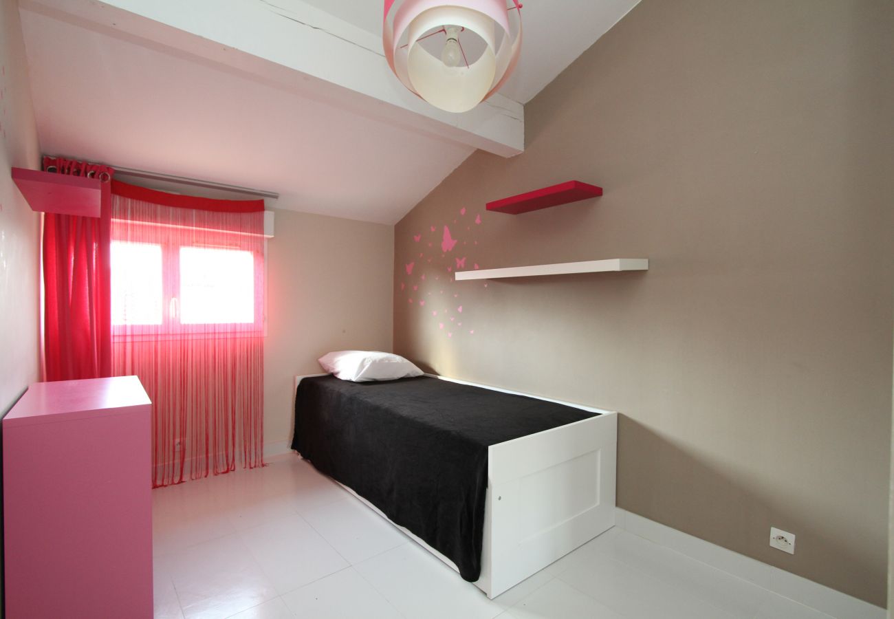 House in Canet-en-Roussillon - Villa Moderne à deux pas de la plage