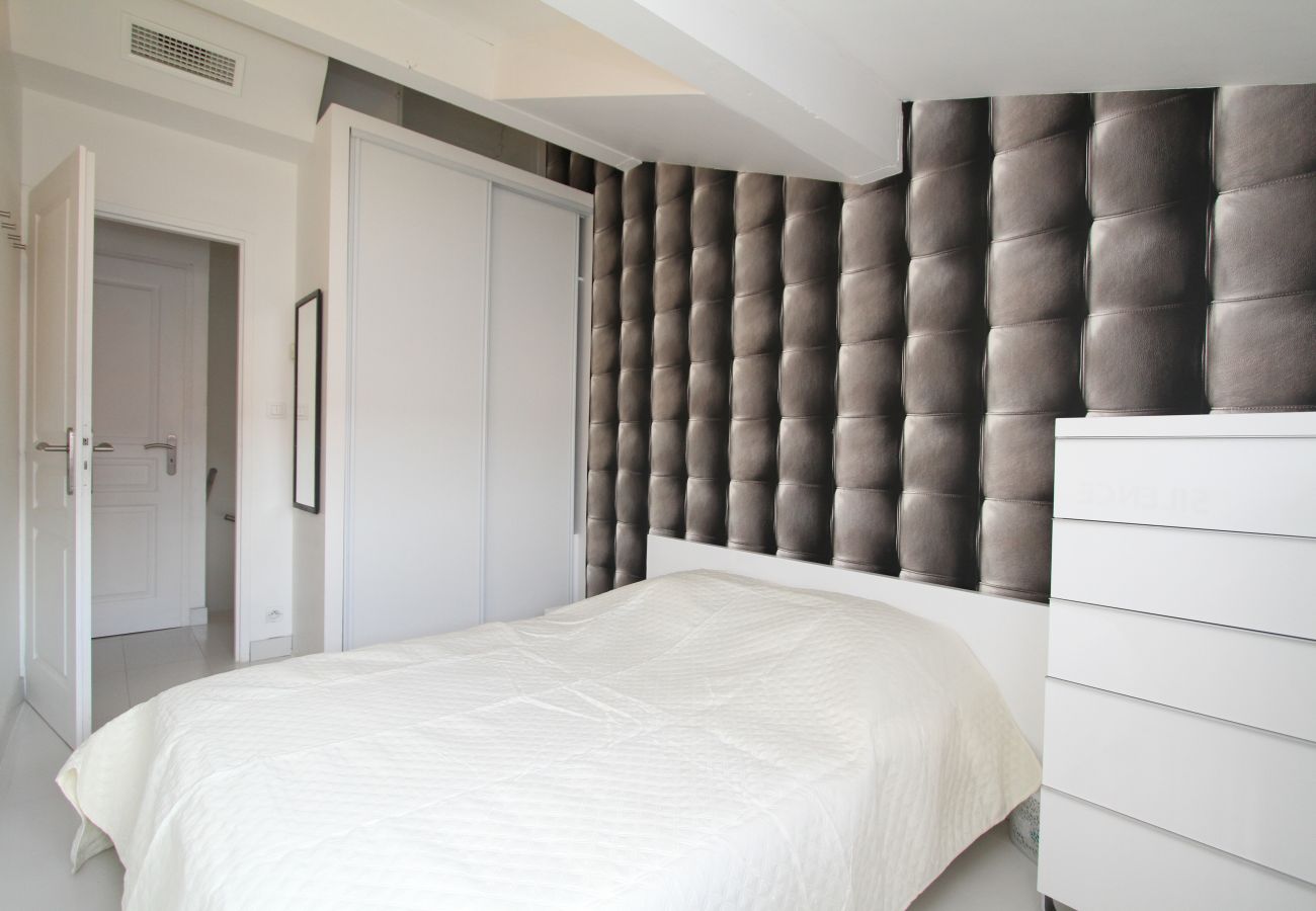 House in Canet-en-Roussillon - Villa Moderne à deux pas de la plage