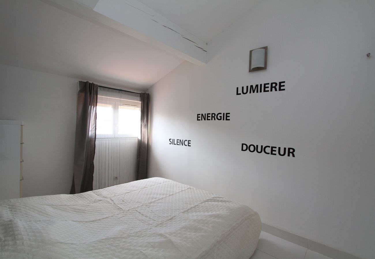 House in Canet-en-Roussillon - Villa Moderne à deux pas de la plage