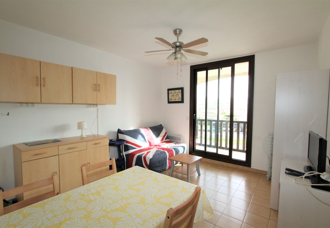 Apartment in Canet-en-Roussillon - Appartement 4 pers. proche de la mer + parking