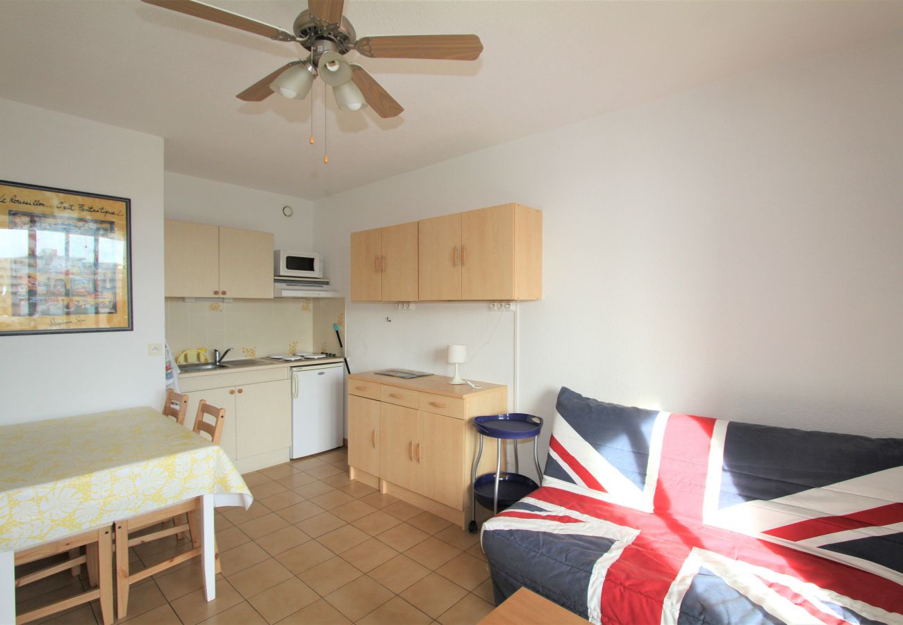 Apartment in Canet-en-Roussillon - Appartement 4 pers. proche de la mer + parking
