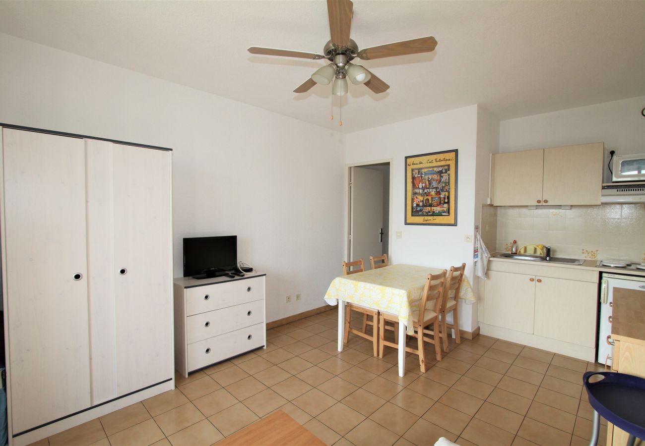 Apartment in Canet-en-Roussillon - Appartement 4 pers. proche de la mer + parking