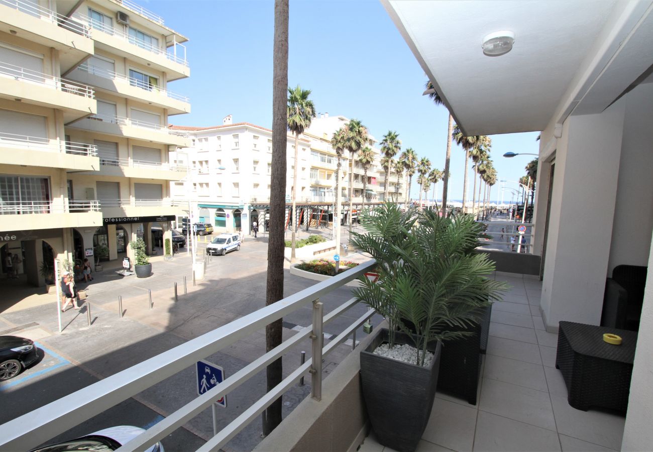 Apartment in Canet-en-Roussillon - Appartement 3 pièces proche mer, commerces et animations