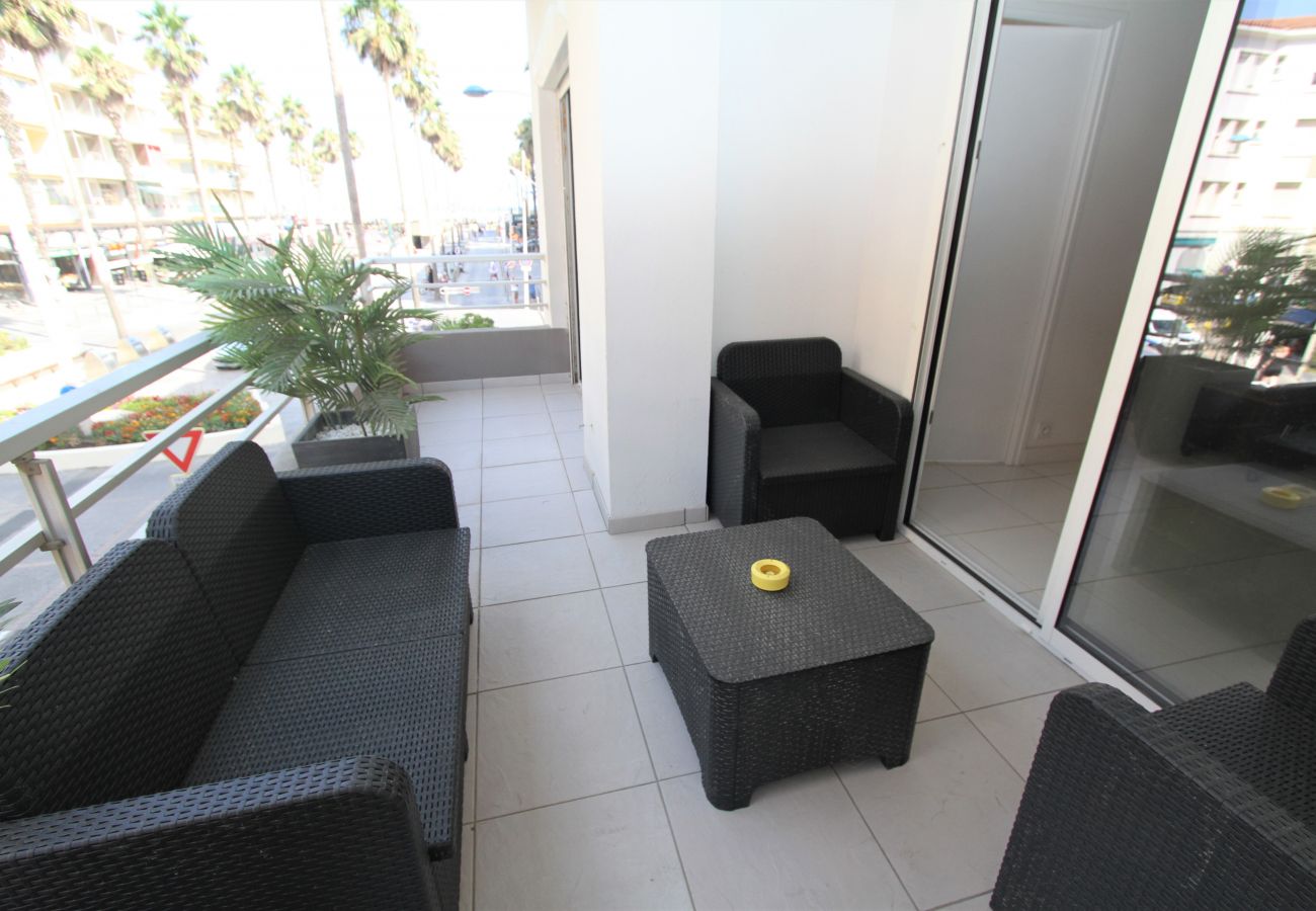 Apartment in Canet-en-Roussillon - Appartement 3 pièces proche mer, commerces et animations