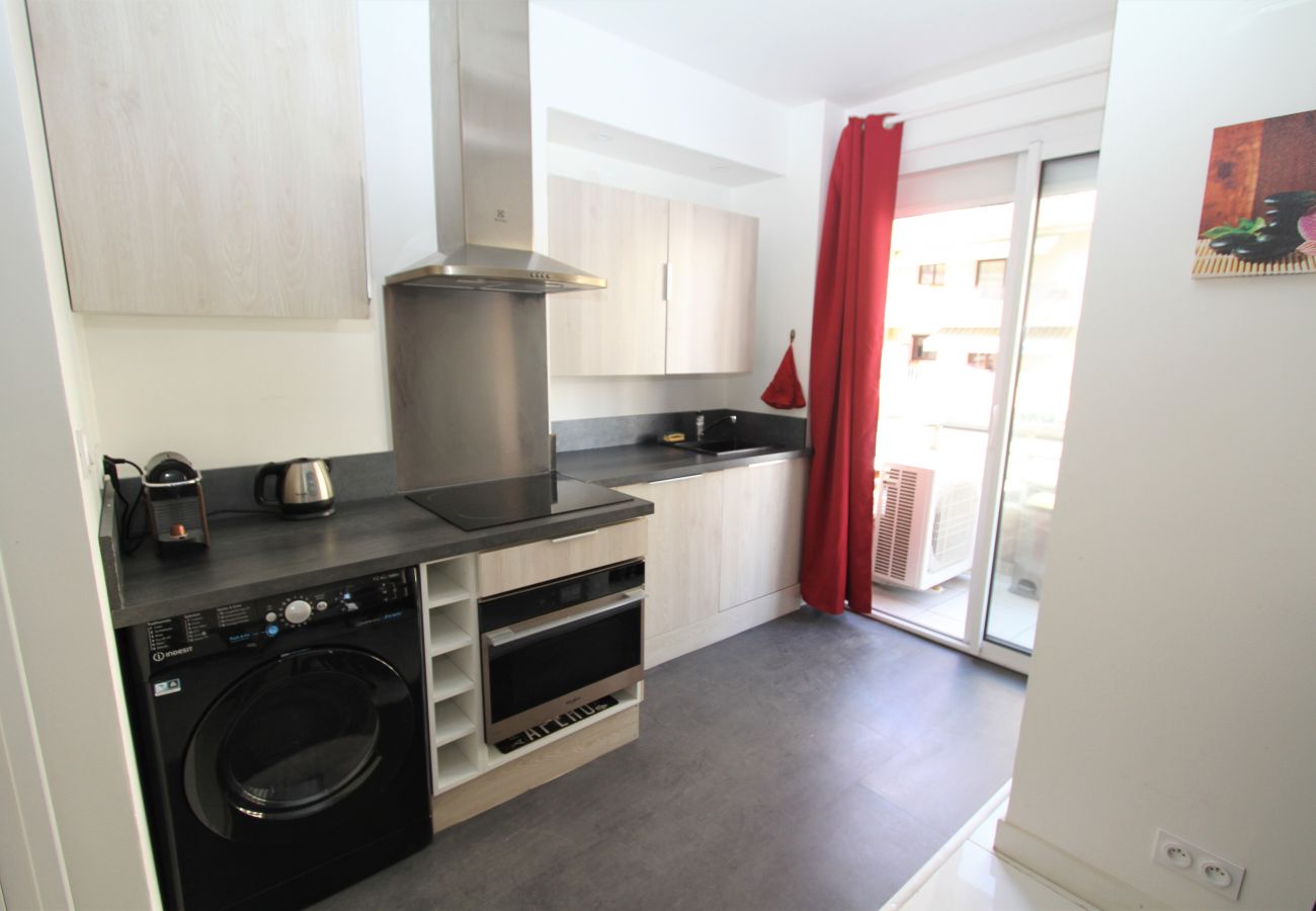 Apartment in Canet-en-Roussillon - Appartement 3 pièces proche mer, commerces et animations