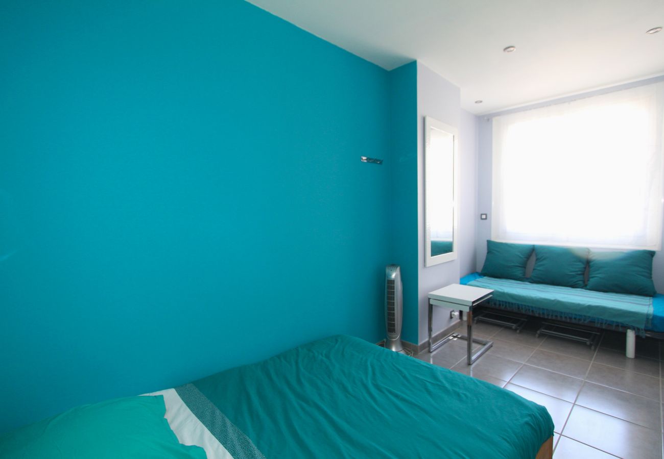 Apartment in Canet-en-Roussillon - TI CARAÏBE. Appartement T2 vue mer + parking