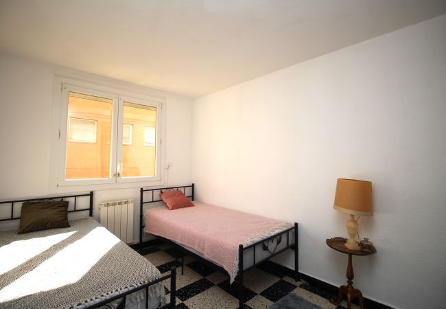 Apartment in Canet-en-Roussillon - Appartement T3 avec vue mer 