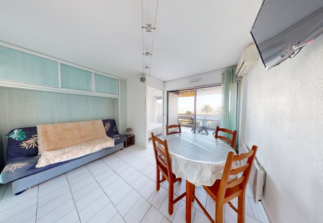 Apartment in Canet-en-Roussillon - Appartement 4 personnes vue mer 