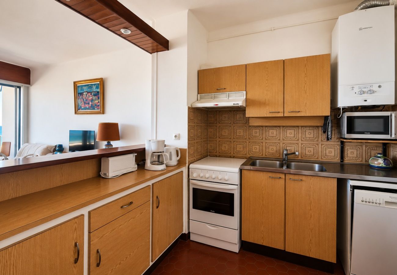 Apartment in Canet-en-Roussillon - Appartement 4 personnes Front de mer avec parking privé  